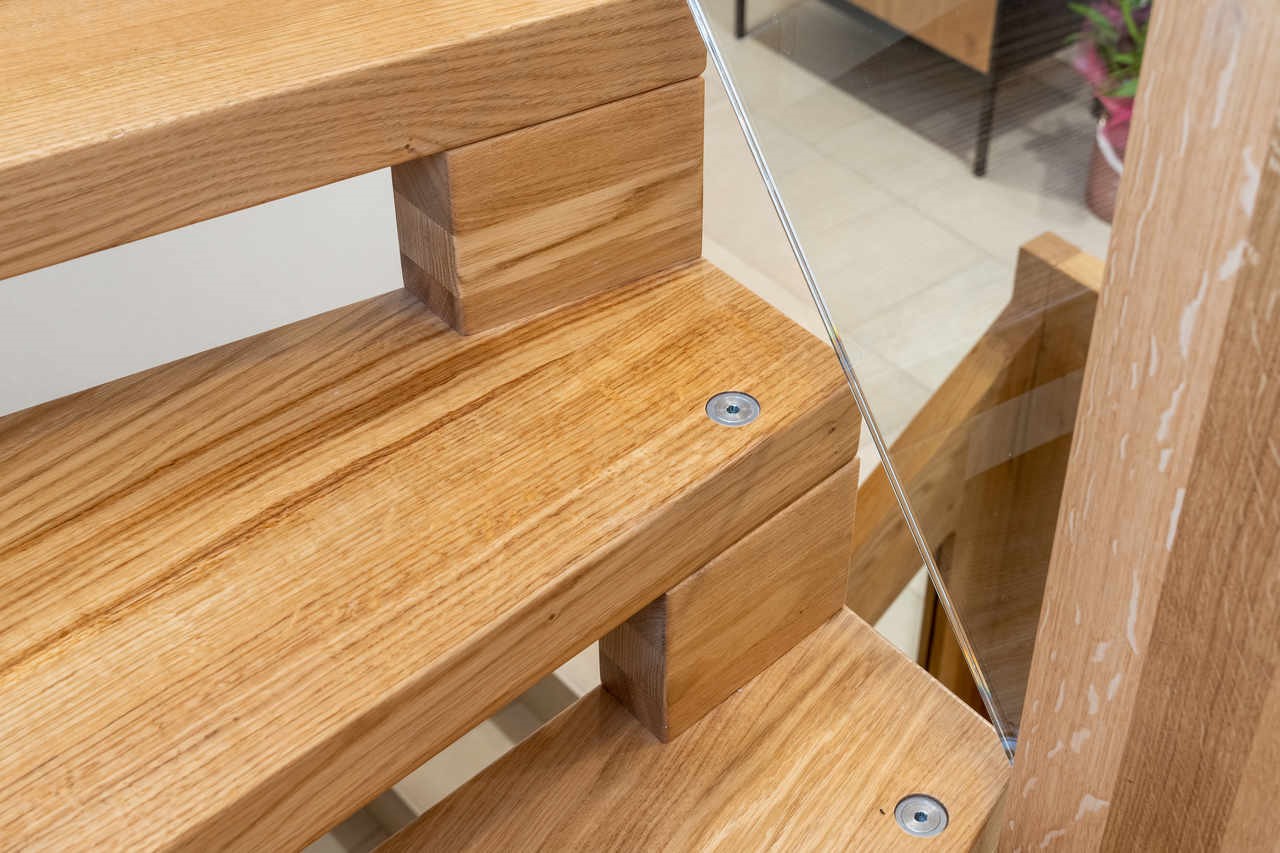 Treppe aus Massivholz